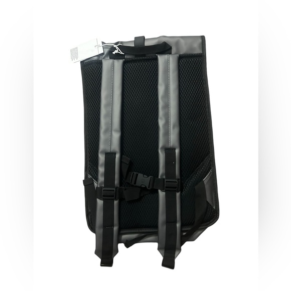 RAINS Rolltop Rucksack Army Metallic Grey Waterproof Backpack Unisex NWT - Picture 3 of 8